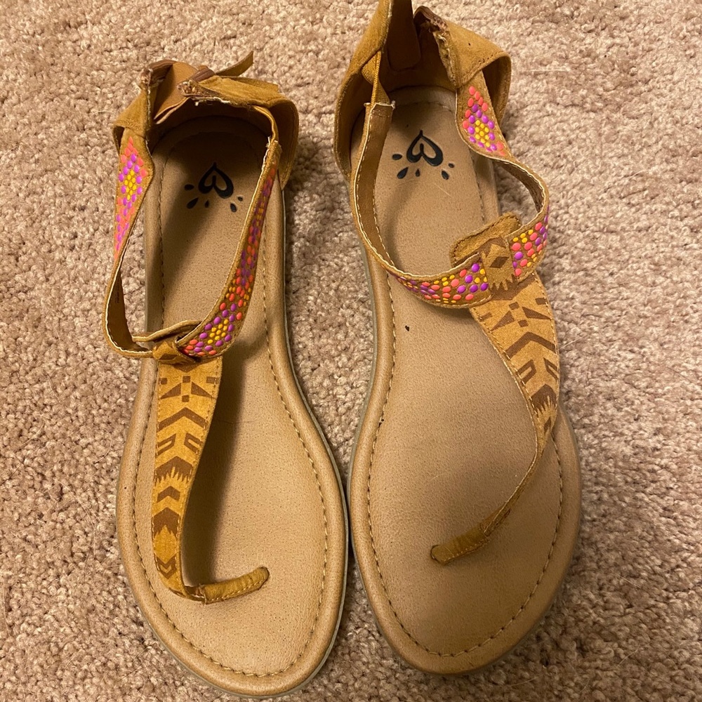 Justice sandals